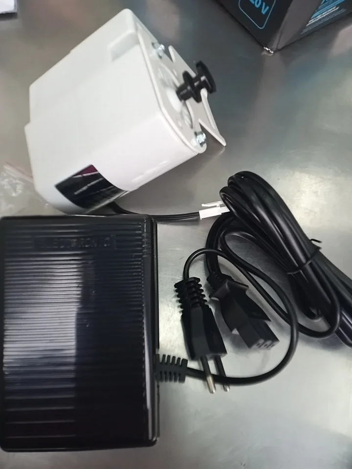 MOTOR FAZAMAK PARA MÁQUINA DE COSTURA DOMÉSTICA 220V - 1