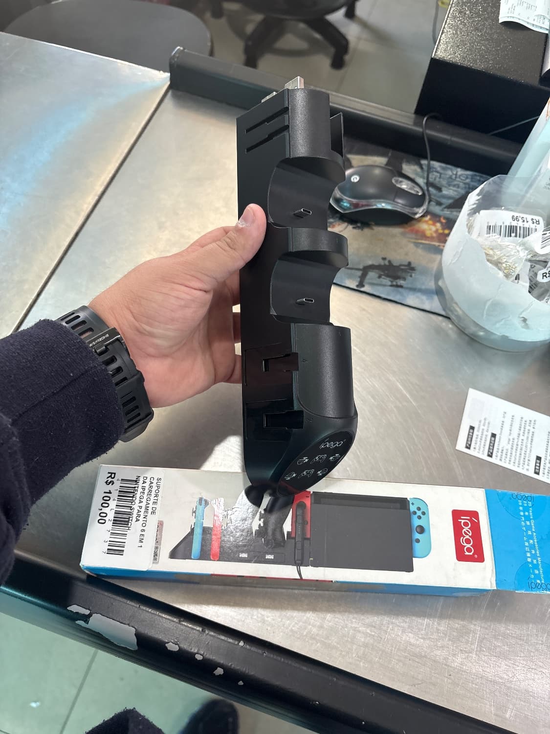 SUPORTE DE CARREGAMENTO 6 EM 1 DA IPEGA PARA NINTENDO SWITCH - 1